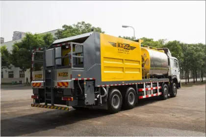 Sino 6/12m3 fiber asphalt synchronous chip sealer