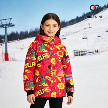 Chaqueta de esquí con capucha y estampado de grafiti para niños