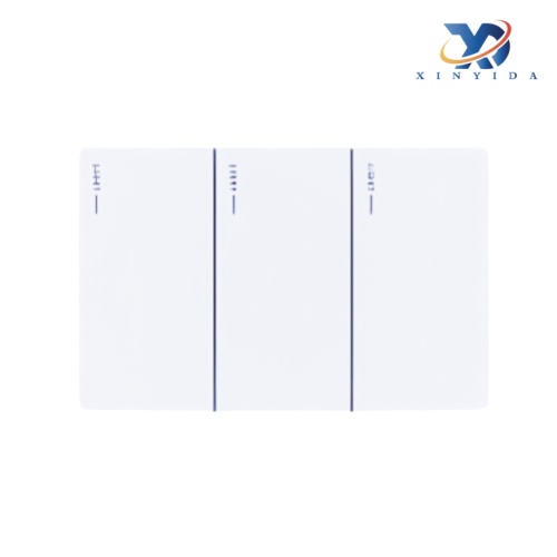 Suis satu kawalan tiga skrin penuh