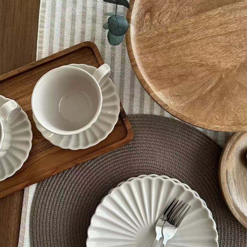 Elegant Ceramic Dinnerware with Artistic Touches