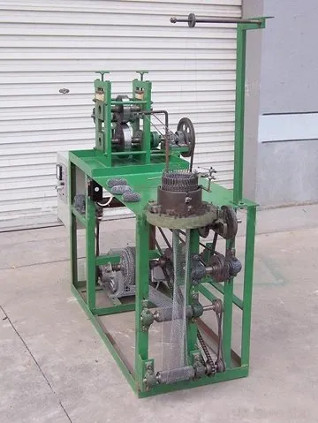 Filter mesh machine