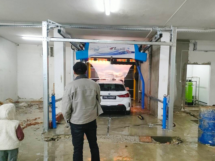 Leisuwash robot car wash in Africa