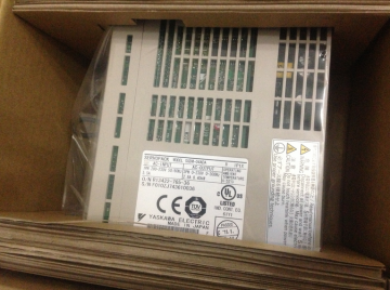 Yaskawa Servo Drive SGDM-04ADA NEW