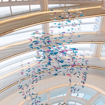 Luxurious Fish-shaped Chandelier for Duplex Floors - Personalized Glass Lighting Solution