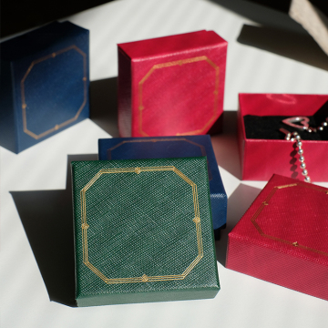 High Quality Red Leatherette Paper Ring Jewelry Box