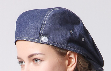 Berretto in cotone denim con etichetta tessuta