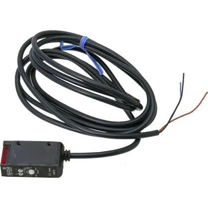 New Original Omron E3S-AD12/E3SAD12 Photoelectric Switch Sensor