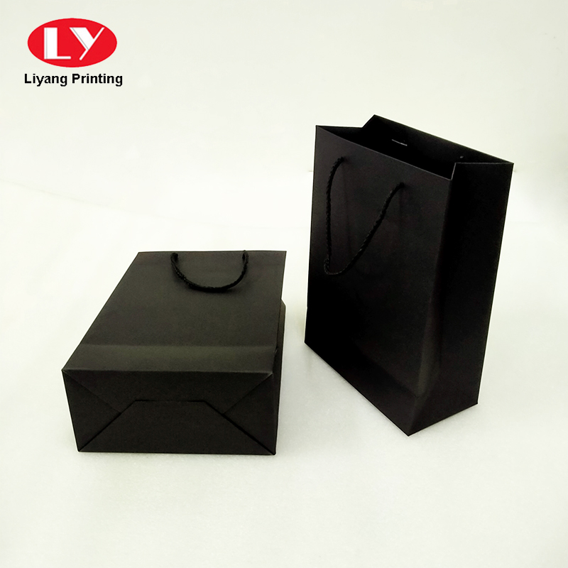 black paper bag wholesales.jpg