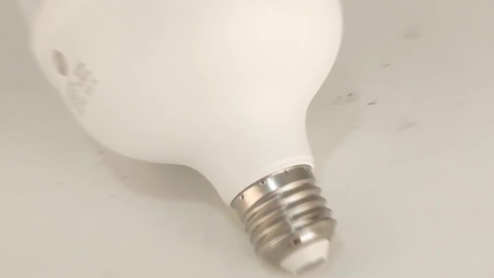 Energy Saving Soft White Light LED Emergency Bulb