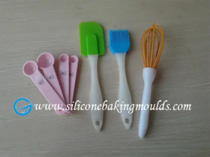 Red Heart Resist Silicone Baking Set , 4pcs Silicone baking tool ,silicone pastry tools set