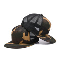 Camo platte rand mesh cap hoed met plastic gesp