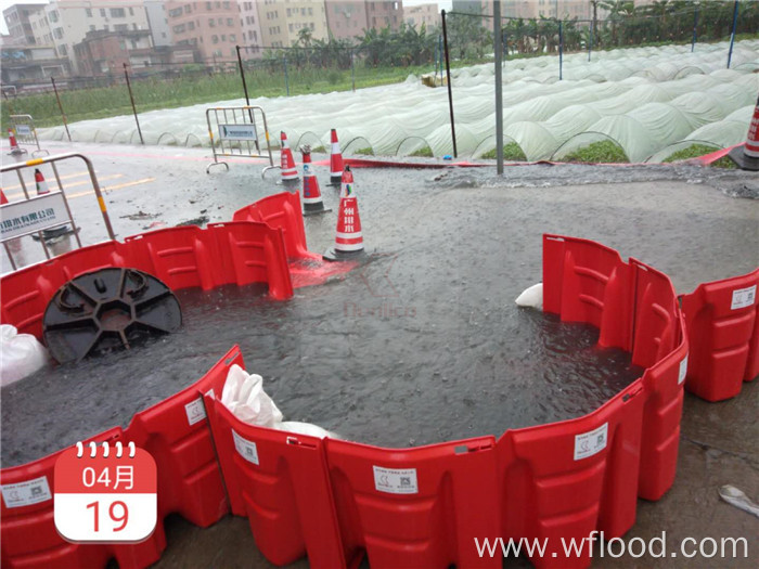 Freestanding anti-flood dam flood barrier boxwall