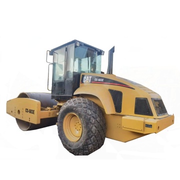 Erschwingliche Second-Hand-Katze CS683E Road Roller aus dem ursprünglichen japanischen Bestand in Shanghai