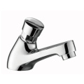 สไตล์ยุโรปคลาสสิกสไตล์ห้องน้ำอ่างล้างหน้าเดี่ยวทองเหลือง Faucet โบราณ