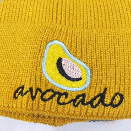 Cappello caldo invernale addensato con ricamo speciale di frutta in cotone