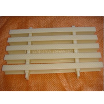 Plastic grille for swimming pool