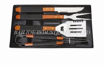 2017 Hot Sales Fireplace Barbecue Long Wooden Handle Farming BBQ Tools Sets Accessories
