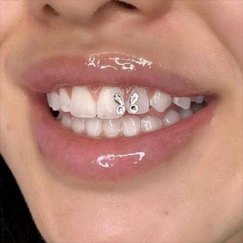 Ornamento de diamante dental Vários gemas de camiseta de cristal em forma