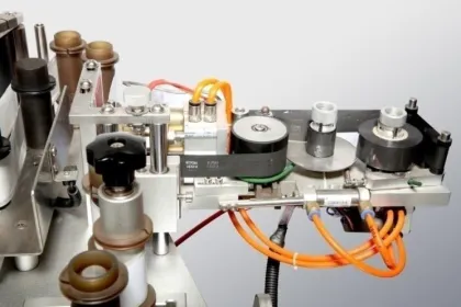 Paper sticker labeling machine