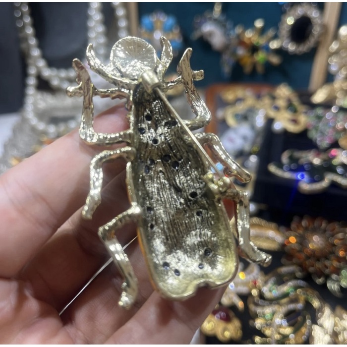 Broche de escaravelho de esmalte laranja retro vintage