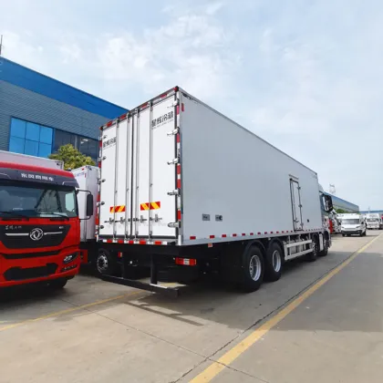 Foton Auman EST heavy duty refrigerated truck
