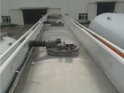 3 axle Saudi-Aramco fuel tanker semi-trailer