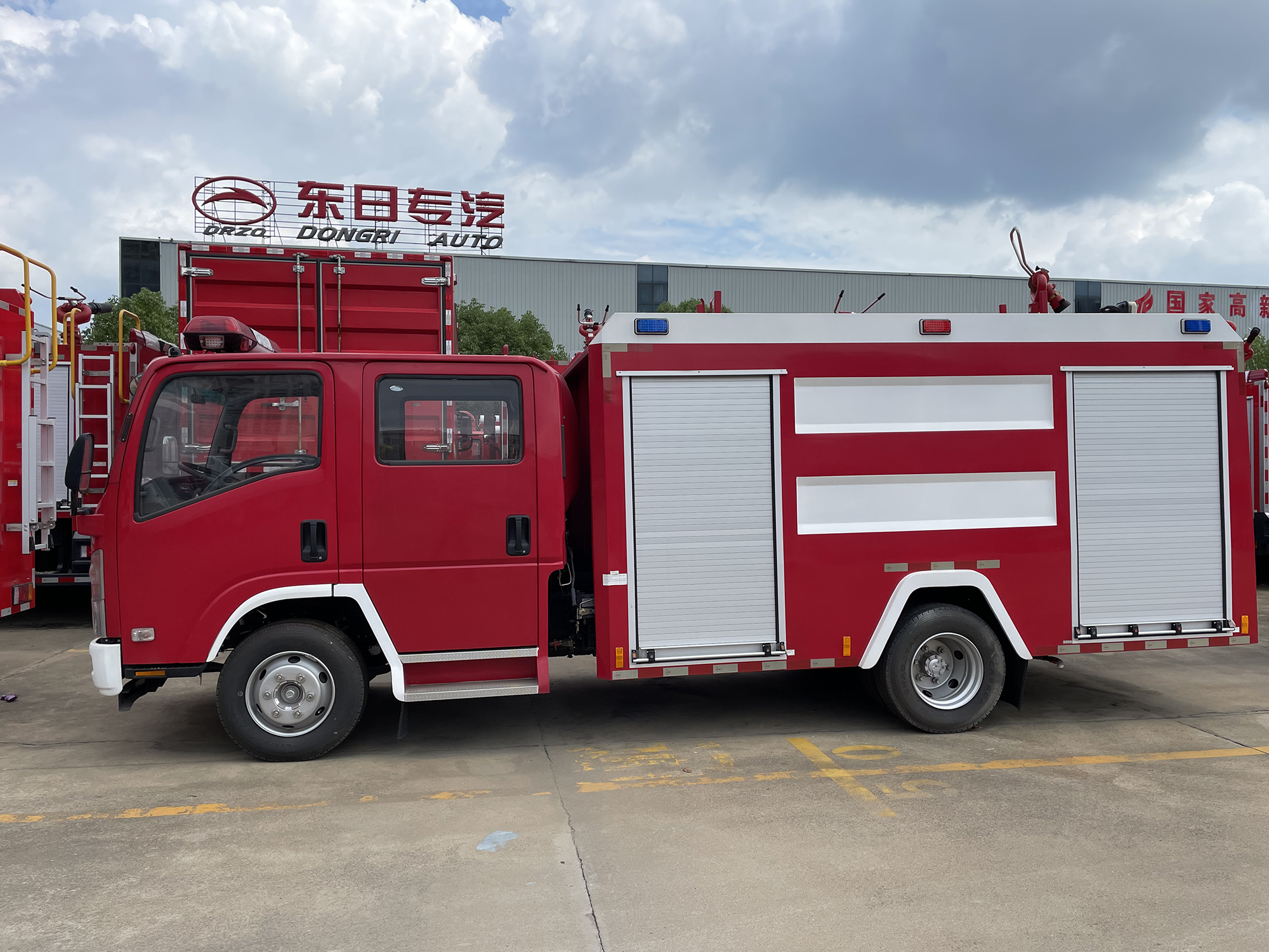 ISUZU 700P water tank fire truck