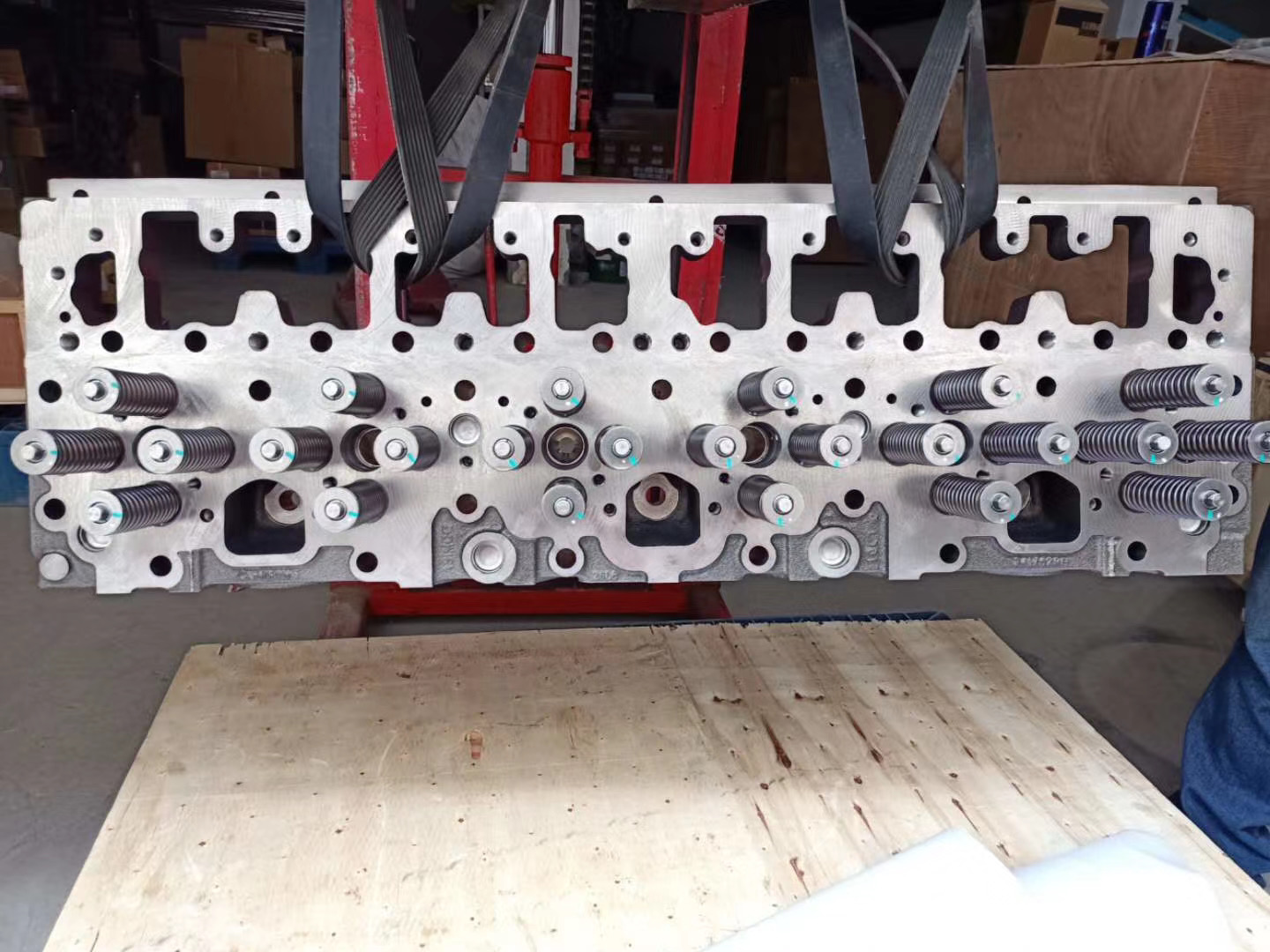 3893852 Cylinder Head