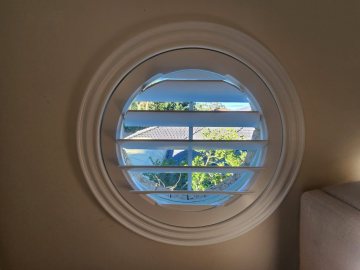 Round Promotional Window Plantation Basswood Shutter