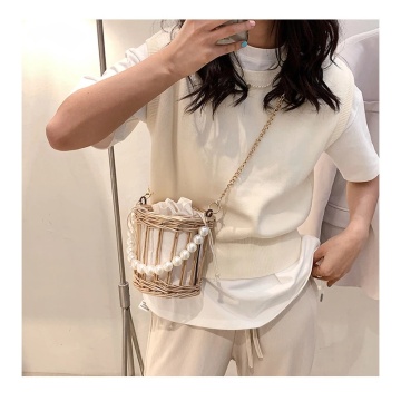 2021 pearl handle pierced bucket straw lady bag