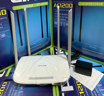Tragbarer Gigabit -Router mit VPN für sicheres und schnelles Internetzugangwhere