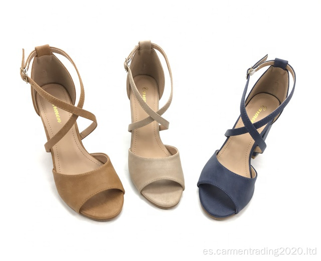 Sandalias clásicas de tacón de punta de pío crisscross