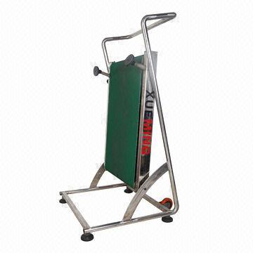 Water pool trekking-treadmill for swimming pool