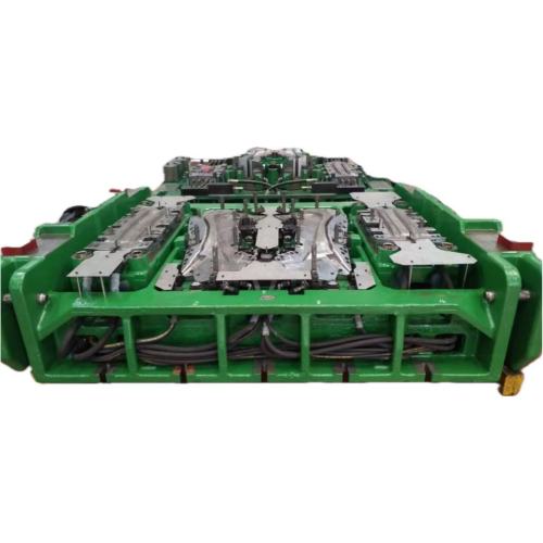 Автомобильная пресс-форма для обшивки стойки