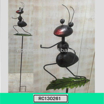 2013 Newly Design Wrought Iron Ant Garden Decor Stake