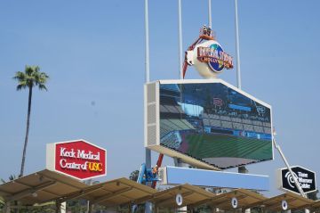 Virtual Pixel 27778 Dots/sqm Outdoor Stadium Led Display Full Color For Shopping Mall