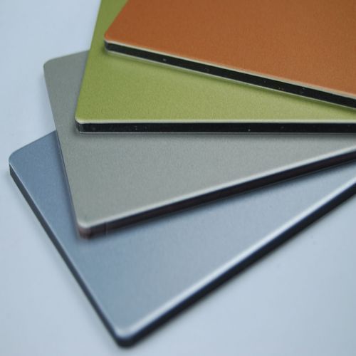 Panneau composite en aluminium mat de couleur