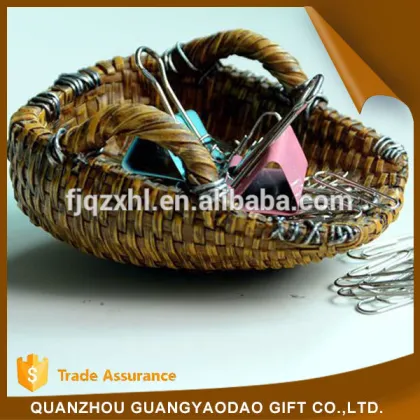 Mini Home Decoration sculpture crafts resin craft bamboo basket garden decoration