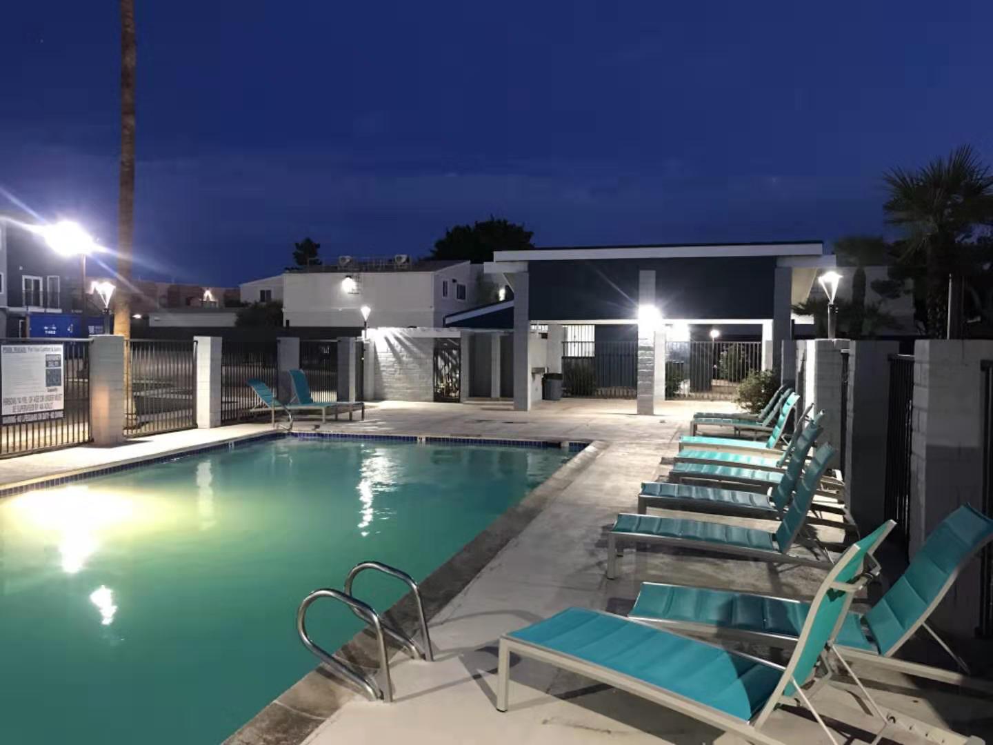 Swimming pool decorative deck light 
