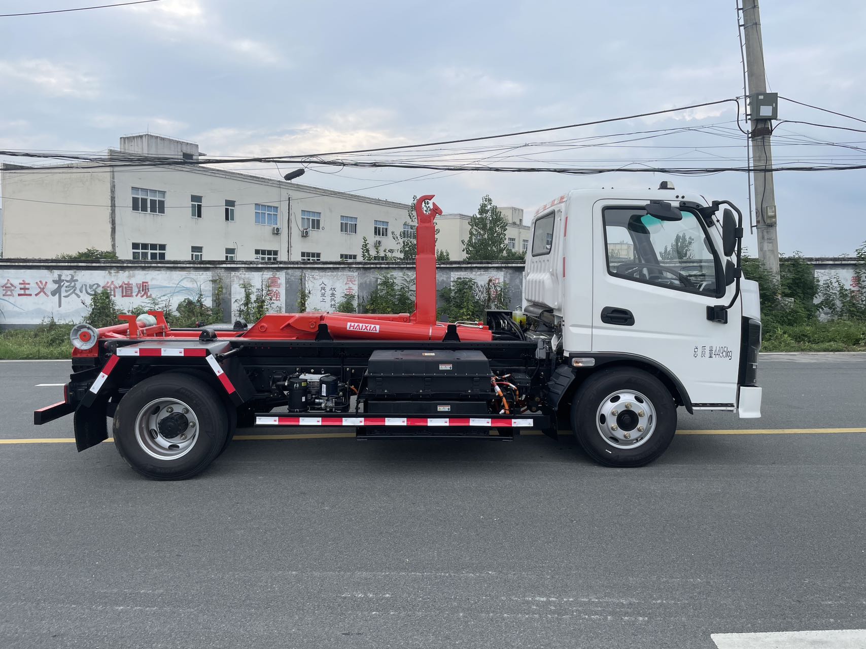 Electric hook lift garbage truck USA