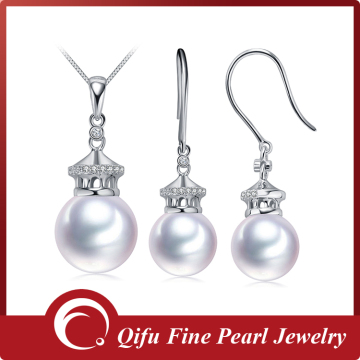 Dubai Charming 18K Gold Real Nature Pearl Diamond Jewelry Set Purity And Elegance Specially For Women