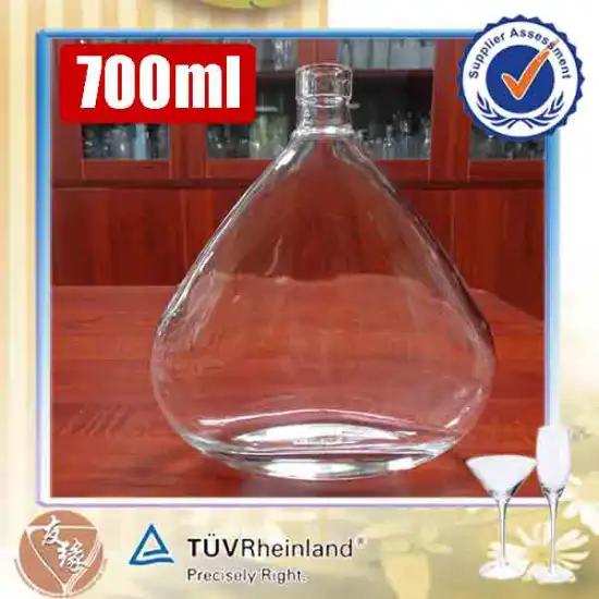 700ml special designed vodka / XO clear triangle glass bottle