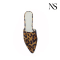 Mulas con estampado de leopardo para mujer