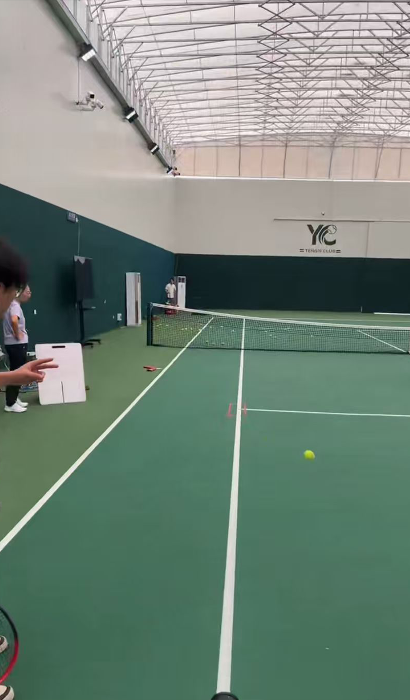 Freezing the details of split-second motion! HEVOX’s high-speed camera completes real-world testing in a tennis setting.