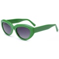 C2  Whole color:Green