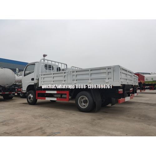 Dongfeng 4X4 รถบรรทุกขนส่งสินค้าแบบขับเคลื่อนล้อทั้งหมดพร้อมเครื่องกว้านลากจูง