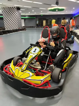Parent-Child Battery Powered Electric Racing Pedal Kart for Outdoor Go Karting