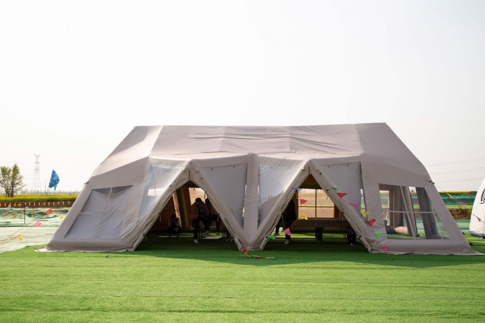 Tienda al aire libre inflable con forma de cubierta de nubes para una pequeña fiesta