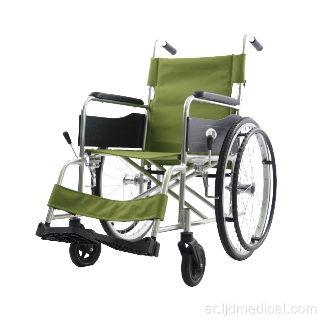 كرسي متحرك يدوي خفيف الوزن قابل للطي من الفولاذ يتحرك بسهولة