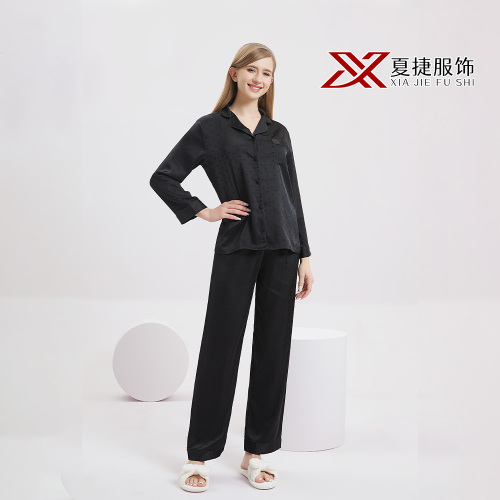 Камплект вопраткі для адпачынку з шаўкавістай чорнай кропкай